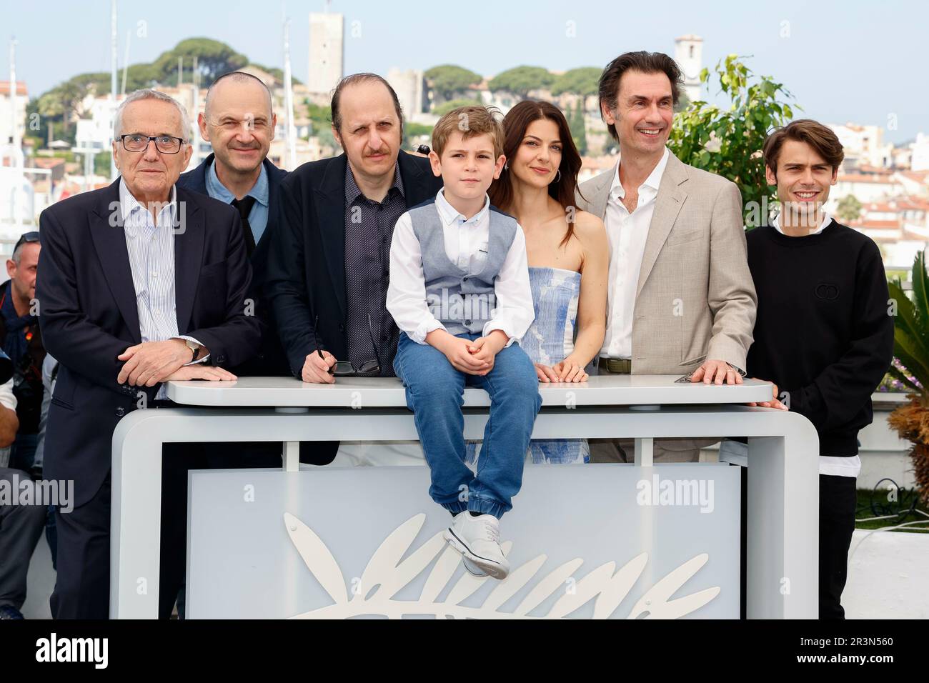 Marco Bellocchio, Paolo Pierobon, Fausto Russo Alesi, Enea Sala, Barbara Ronchi, Fabrizio Gifuni and Leonardo Maltese attend the 'Kidnapped' photocall during the 76th Cannes Film Festival at Palais des Festivals in Cannes, France, on 24 May 2023. Stock Photo