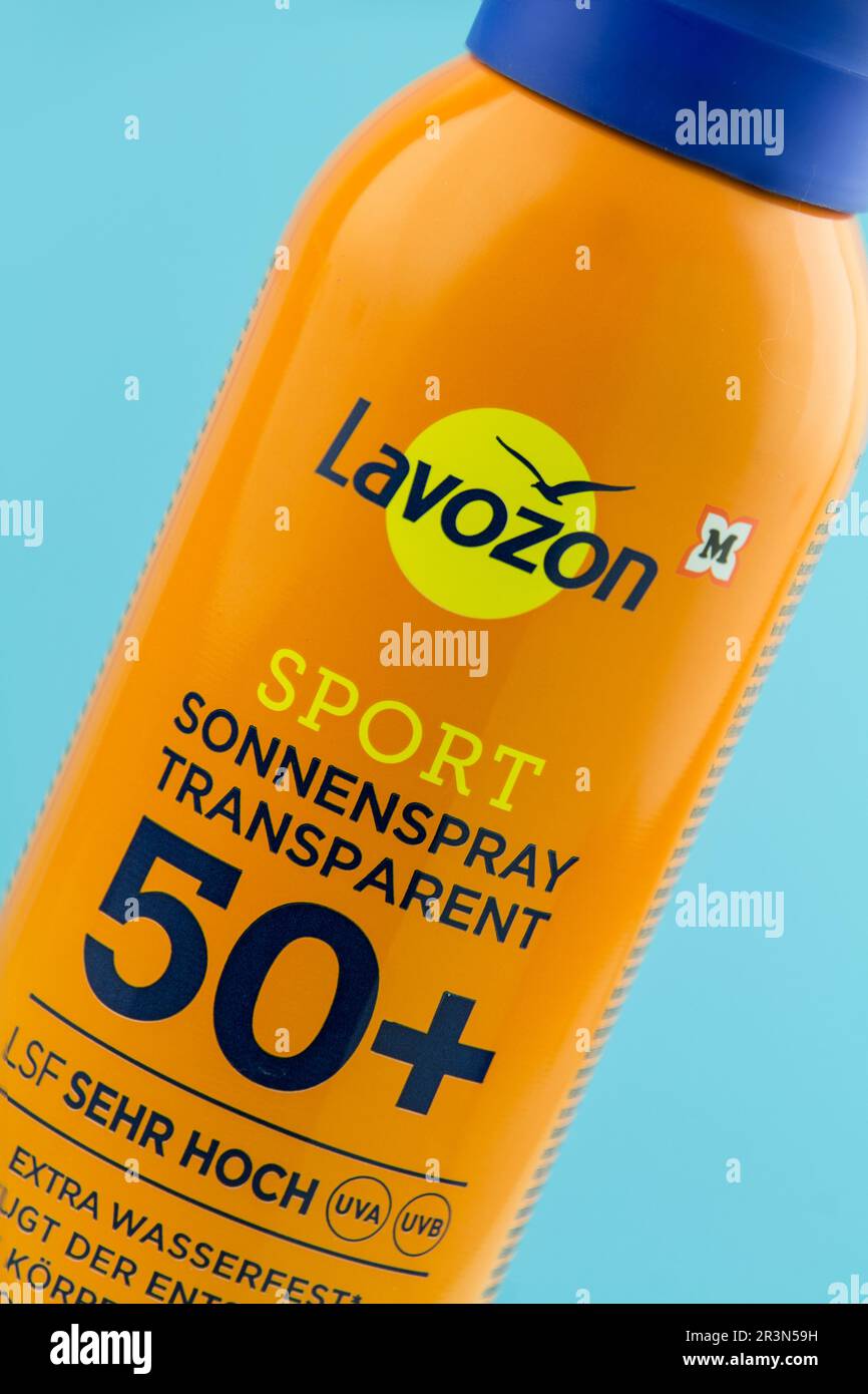 Sonnenschutz von Lavozon Sensitiv Spray LSF 50 Stock Photo