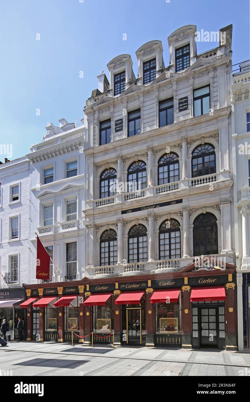 Exterior view of luxry jewelry store Boutique Cartier on London's New Bond Street, in the heart of the wealthy Mayfair district. Stock Photo