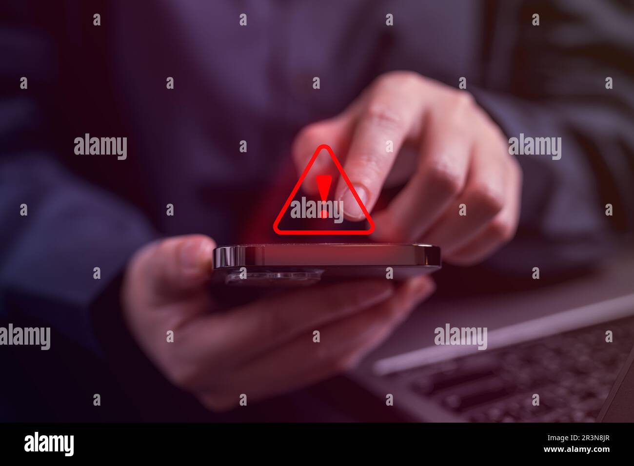Scam warning phone hi-res stock photography and images - Alamy