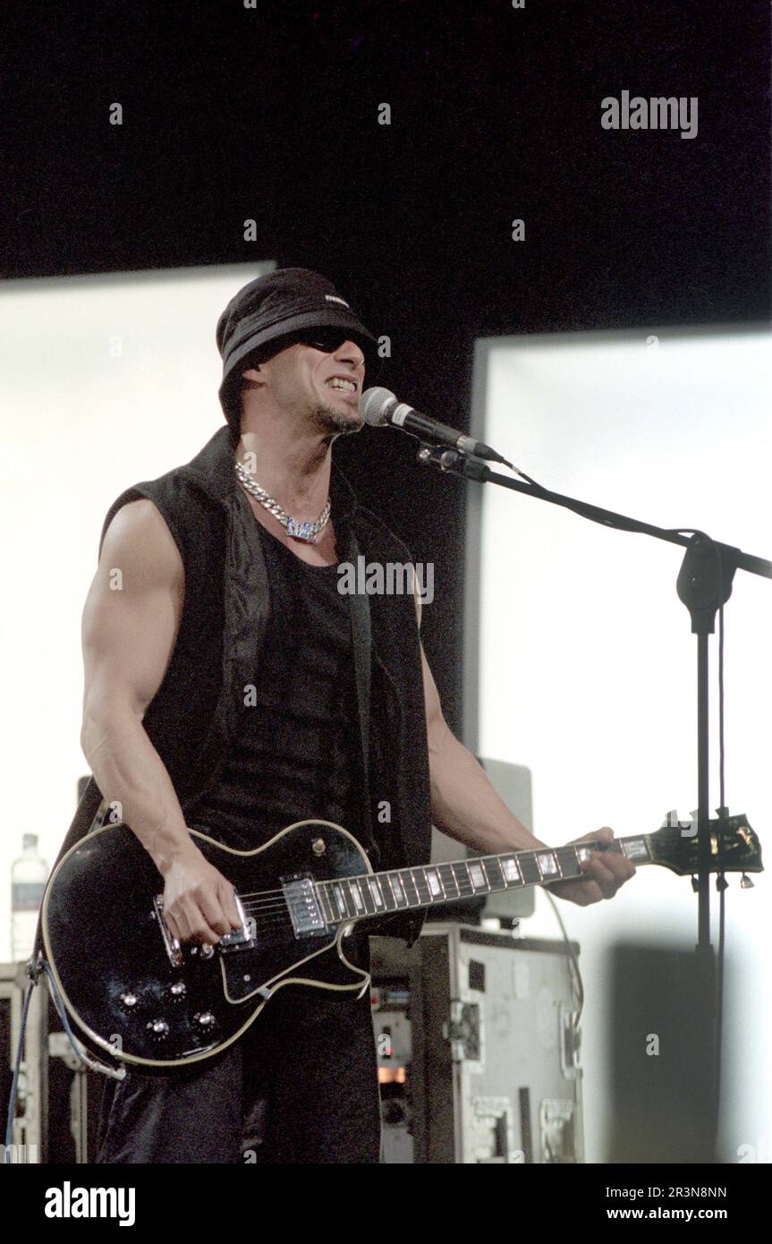 Milan Italy 2000-03-31 : Warren Cuccurullo  guitarist of Duran Duran live concert at the Sonic telecast Stock Photo