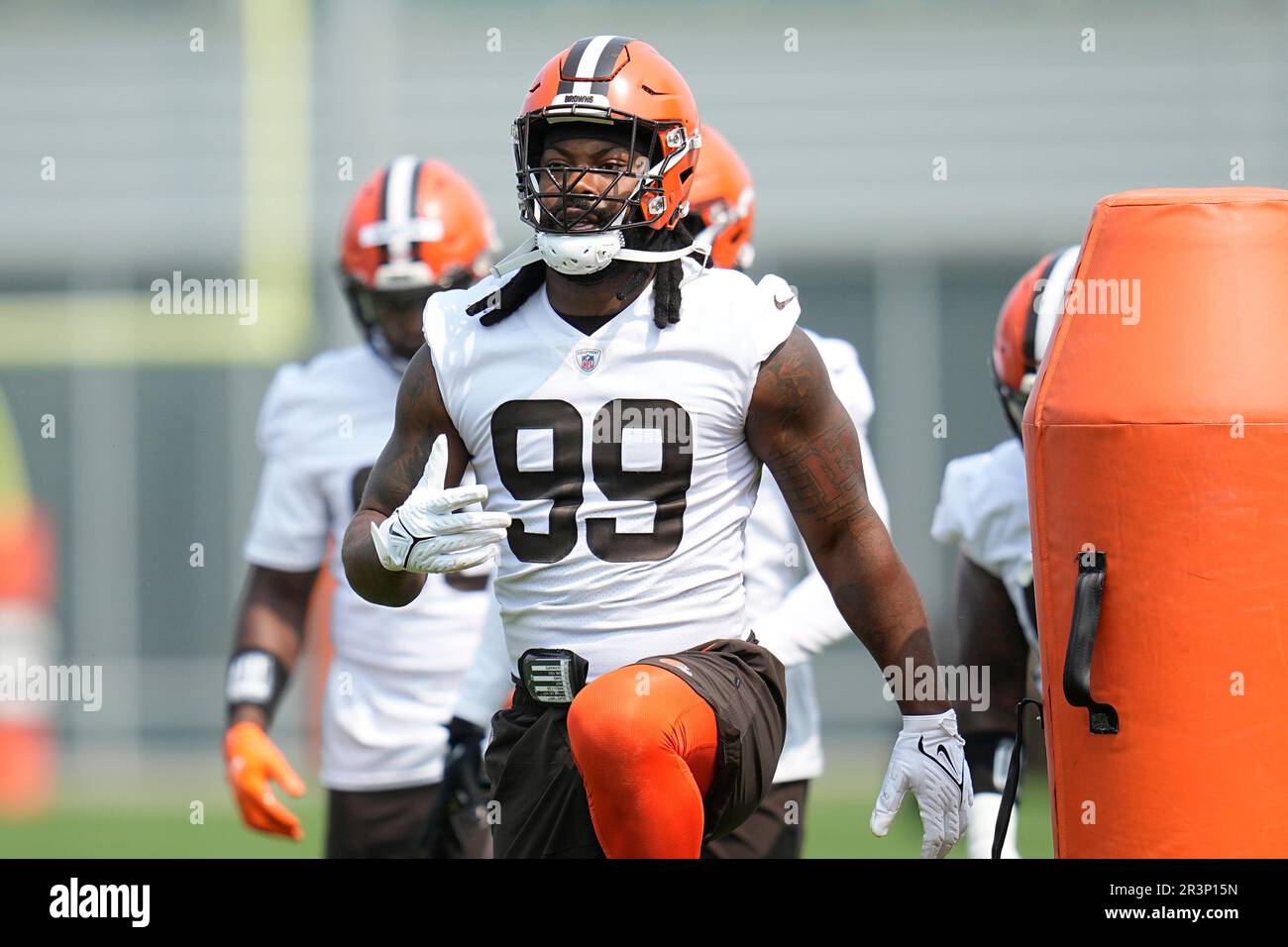 Cleveland Browns defensive end Za'Darius Smith (99) walks off of the field  after an NFL pre-season football game against the Washington Commanders,  Friday, Aug. 11, 2023, in Cleveland. (AP Photo/Kirk Irwin Stock