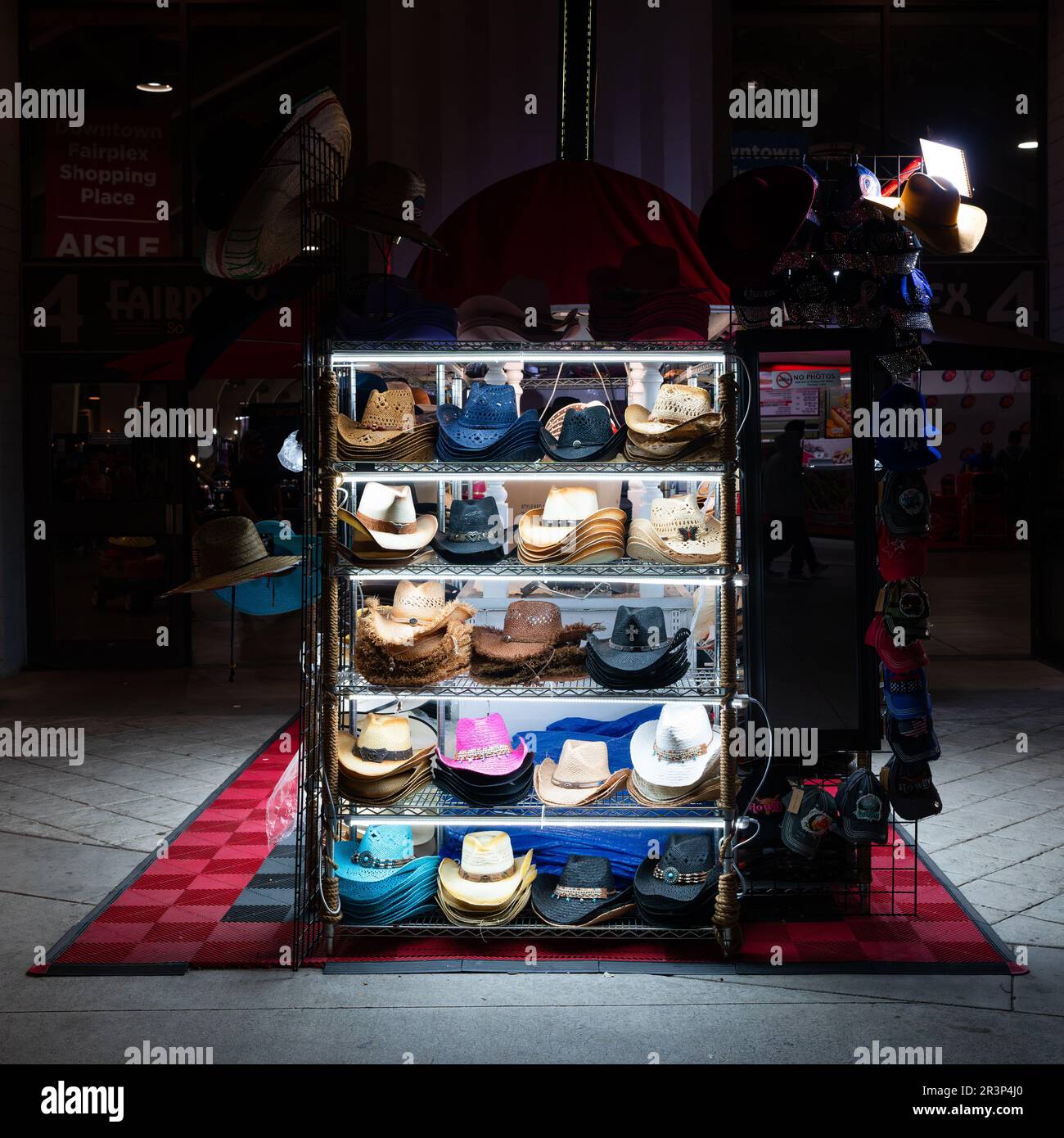 18+ Retail Hat Display Ideas