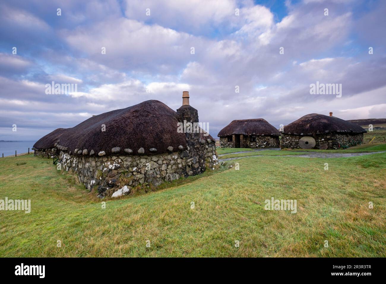 poblado tipico celta,museo de la vida insular, Kilmuir, ( Cille Mhoire ),costa oeste de la península de Trotternish, isla de Skye, Highlands, Escocia, Reino Unido. Stock Photo