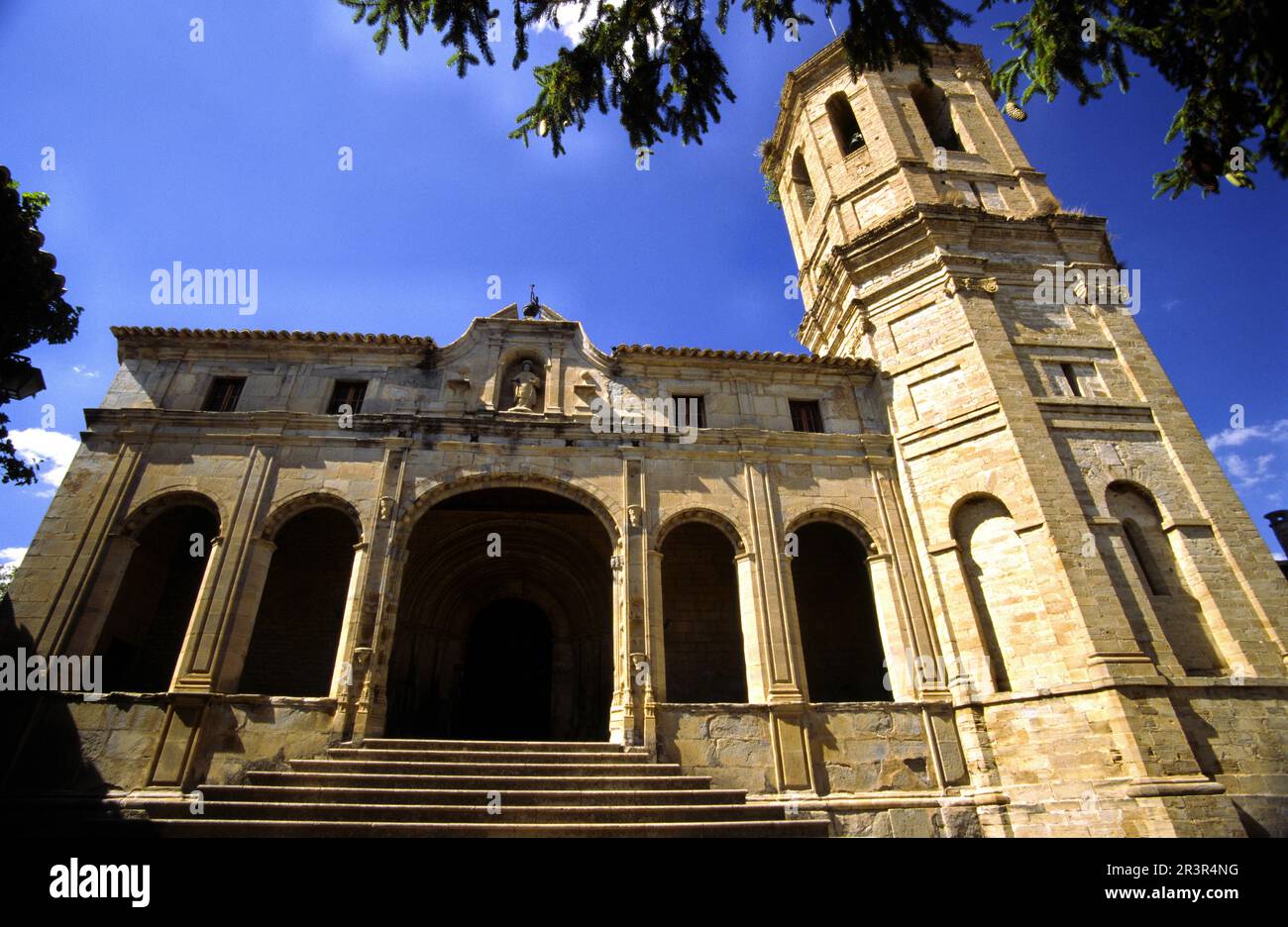 Catedral romanica de San Vicente.Roda de Isabena. Valle de Isábena.Pirineo Aragones.Huesca.España. Stock Photo