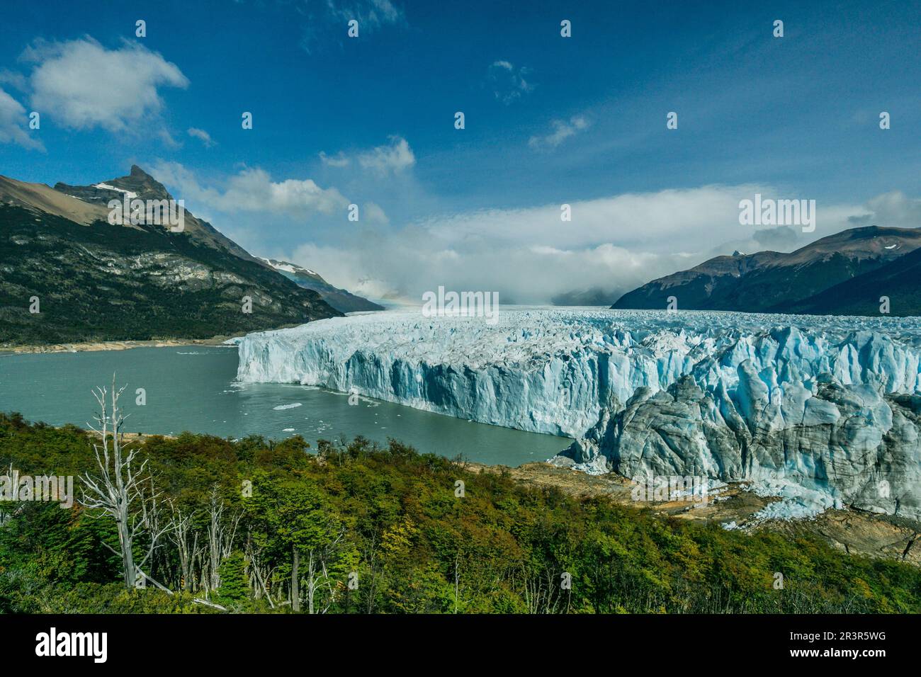 Departamento de lago argentino hi-res stock photography and images - Alamy