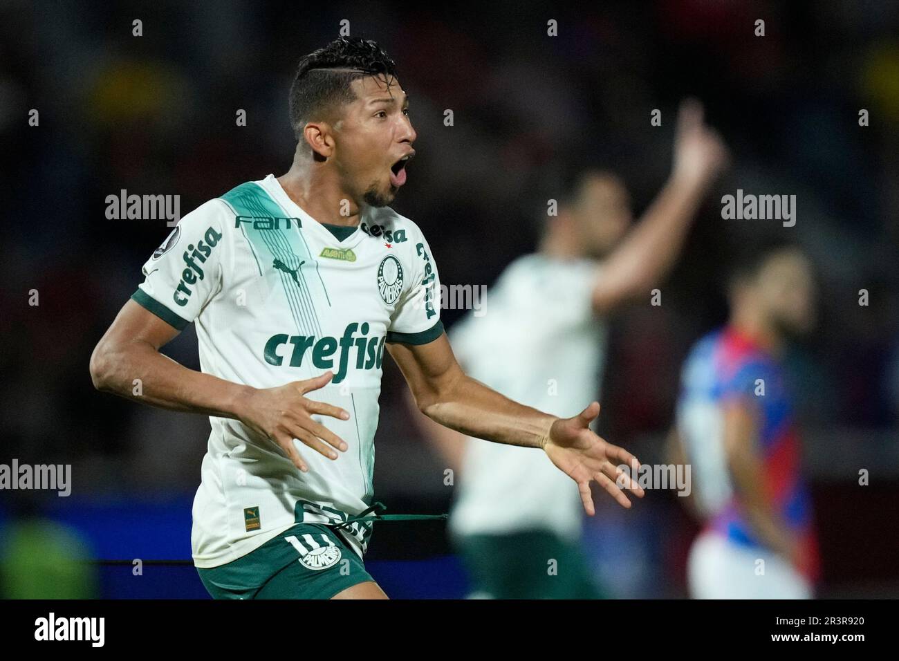 Rony of Brazil's Palmeiras heads the ball in an attempt to score during a  Copa Libertadores round of sixteen first leg soccer match against  Paraguay's Cerro Porteno in Asuncion, Paraguay, Wednesday, June