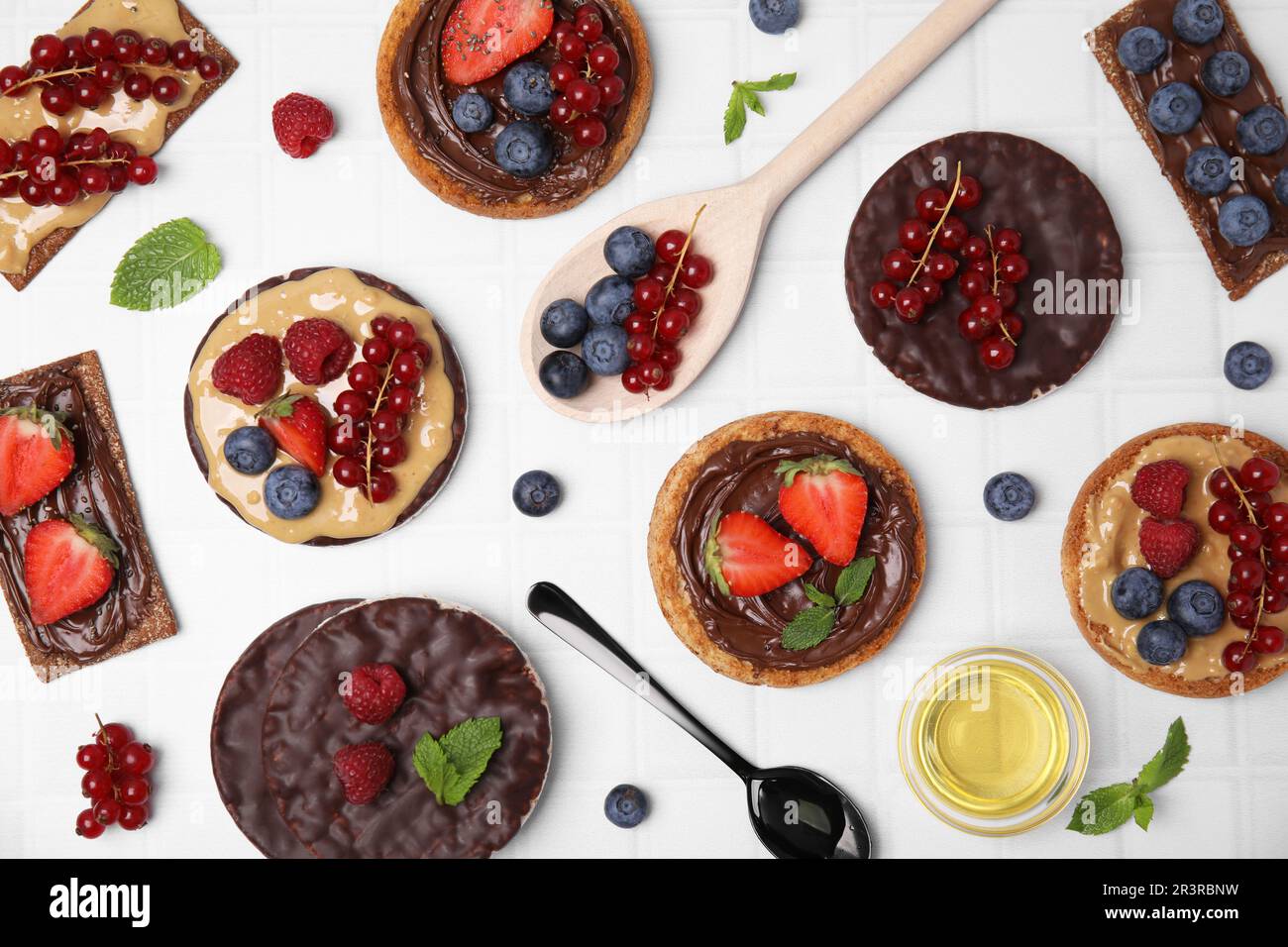Rye cracker peanut butter hi-res stock photography and images - Alamy