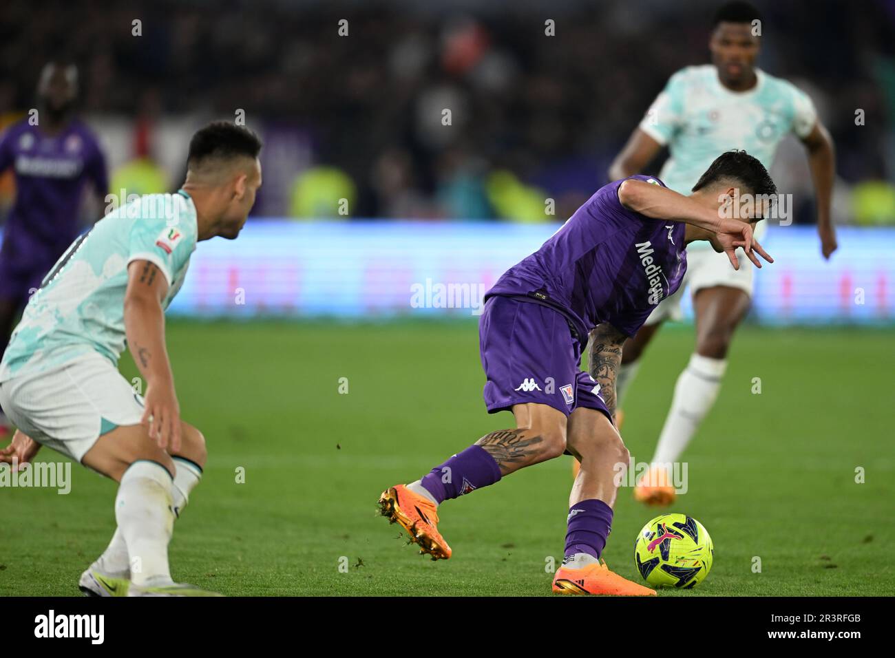 Florence, Italy. January 4, 2023 Lucas Martinez Quarta (Fiorentina) during  the Italian Serie A match between Fiorentina 1-1 Monza at Artemio Franchi  Stadium on January 4, 2023 in Florence, Italy. Credit: Maurizio