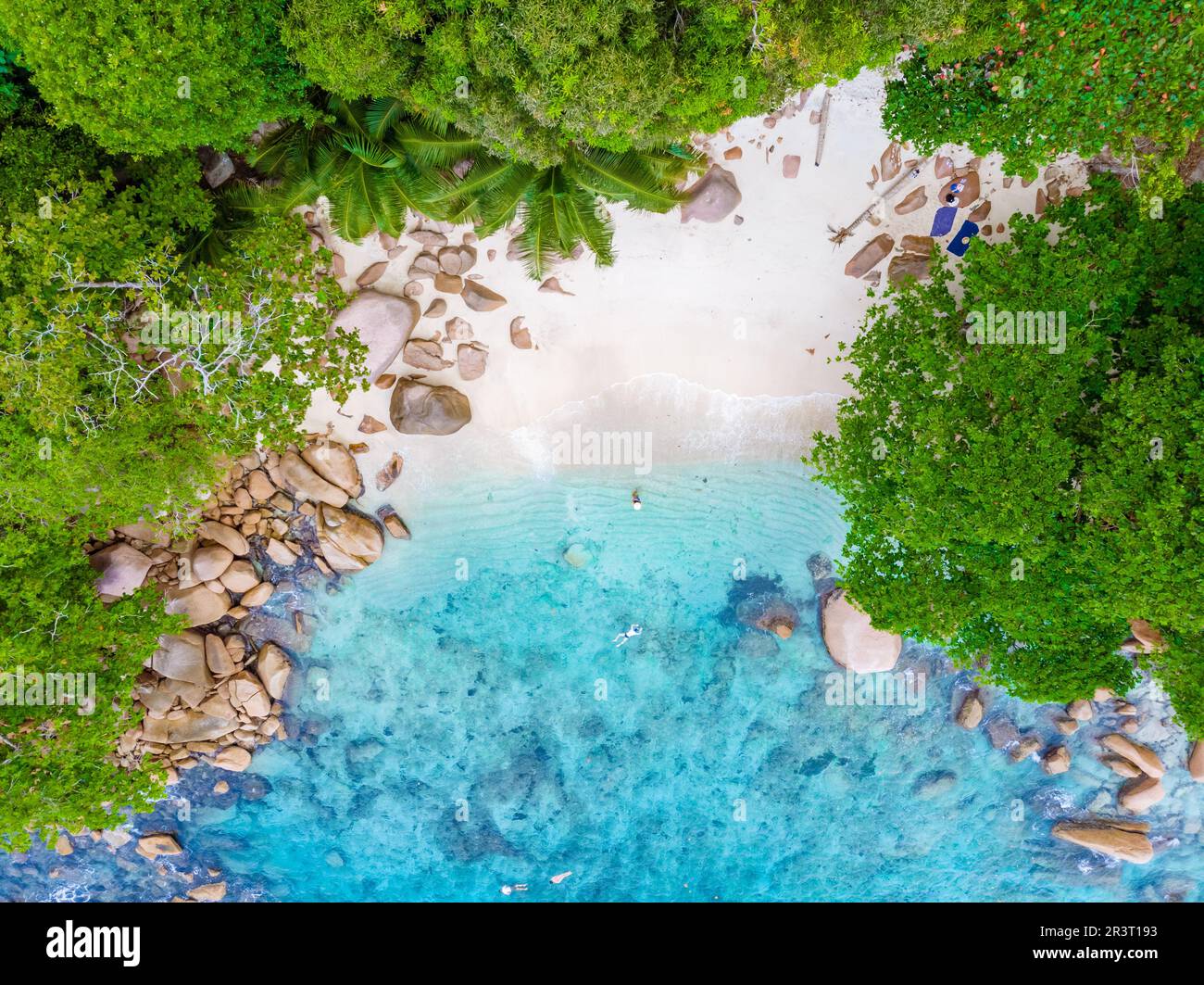 Drone sky tranquil island beach hi-res stock photography and images - Alamy