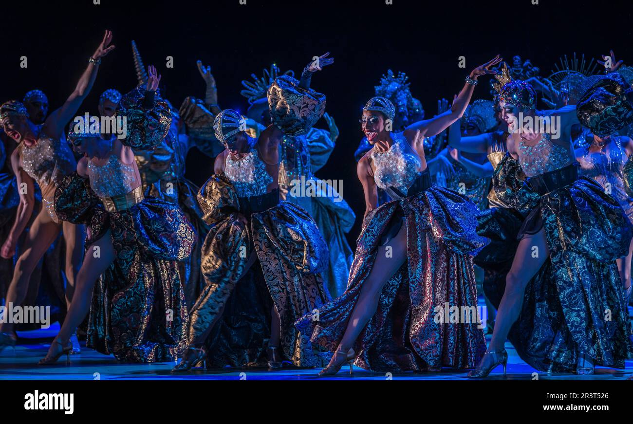 La Cage Aux Folles (A Cage Full of Fools Stock Photo Alamy