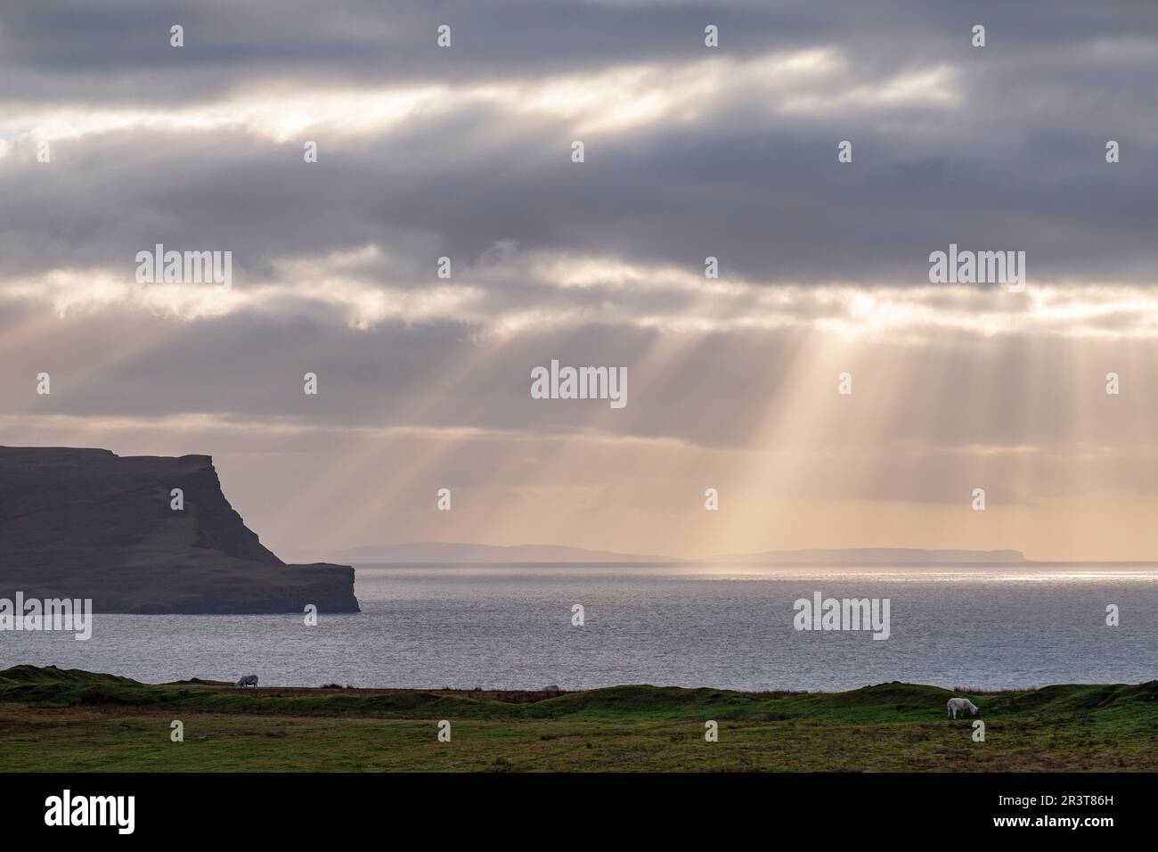atardecer, Neist Point, isla de Skye, Highlands, Escocia, Reino Unido. Stock Photo