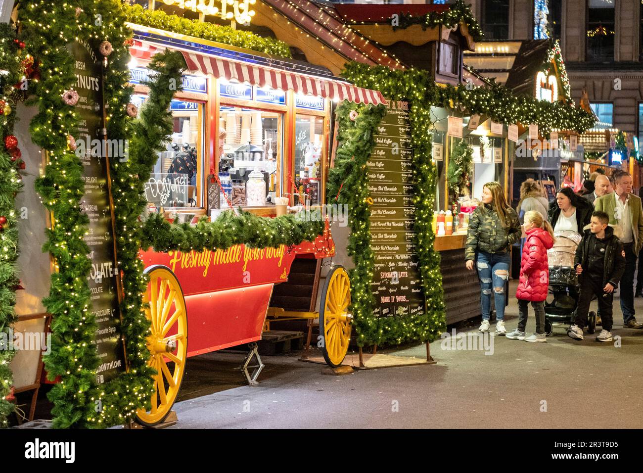Mercado de Navidad de George Square, Glasgow,lowands, Reino Unido. Stock Photo