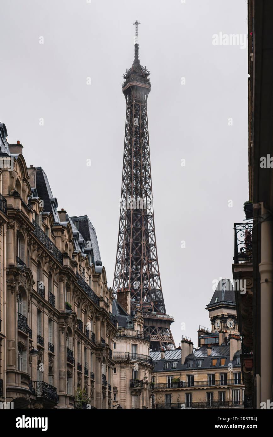 Eifel Tower, Rue Edmond Valentin, Paris, France Stock Photo Alamy