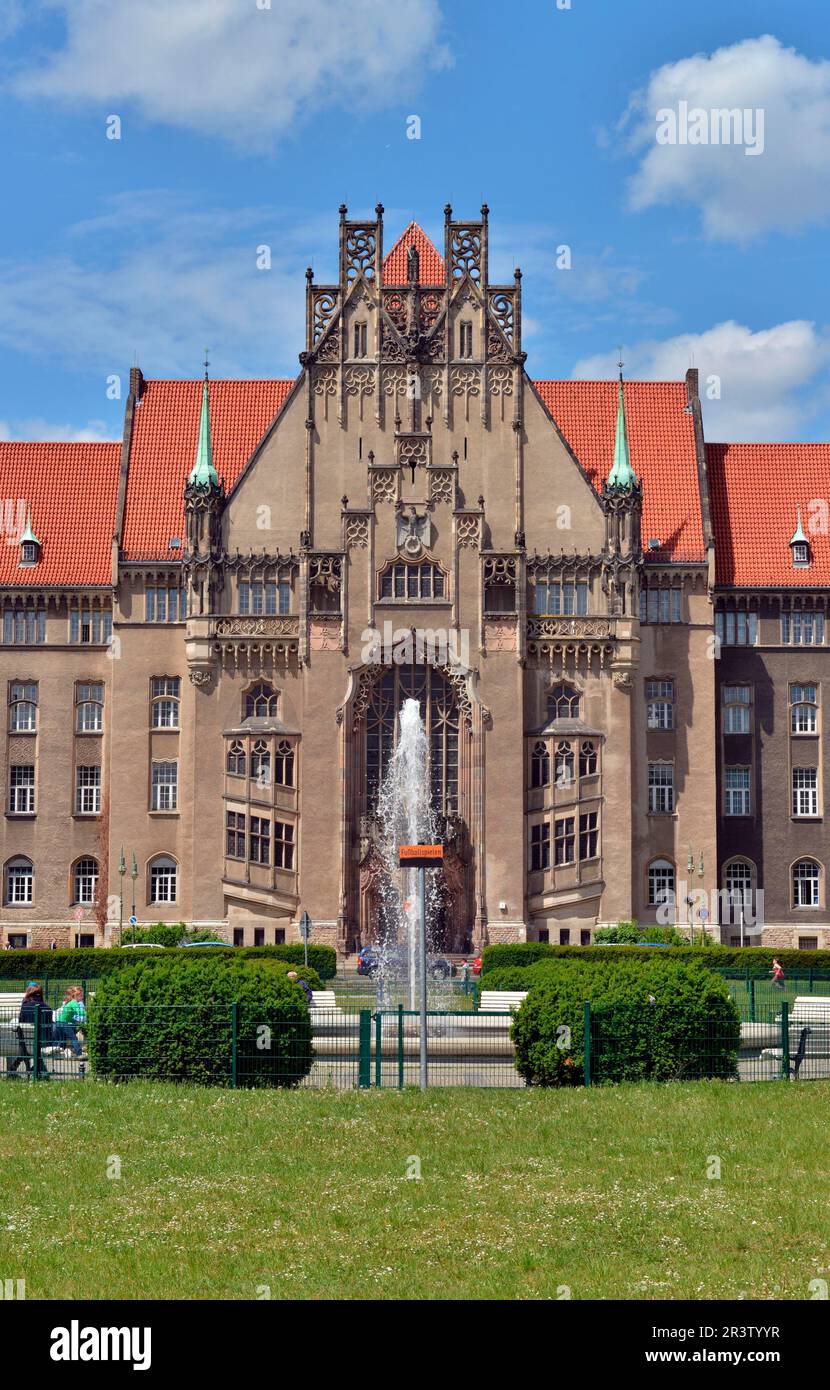 Wedding Local Court, Brunnenplatz, Wedding, Berlin, Germany Stock Photo ...