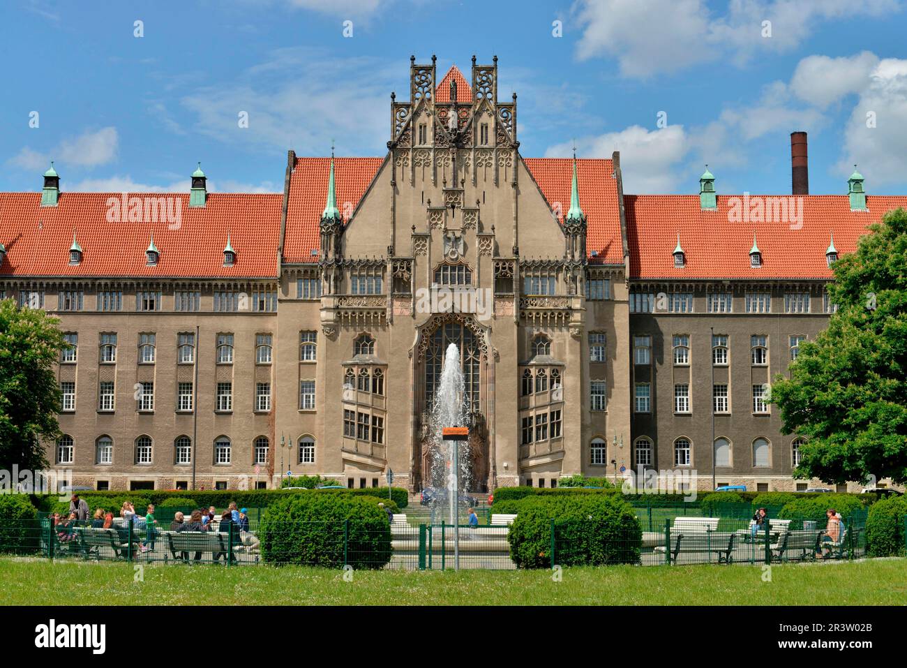 Wedding Local Court, Brunnenplatz, Wedding, Berlin, Germany Stock Photo ...