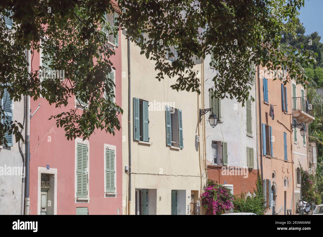 Bormes-les-Mimosas, Fassaden, Provence, Südfrankreich - Bormes-les ...