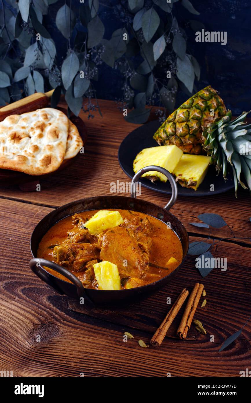 Traditional spicy Indian chicken Madras curry Rogan Josh with drumsticks Stock Photo Alamy