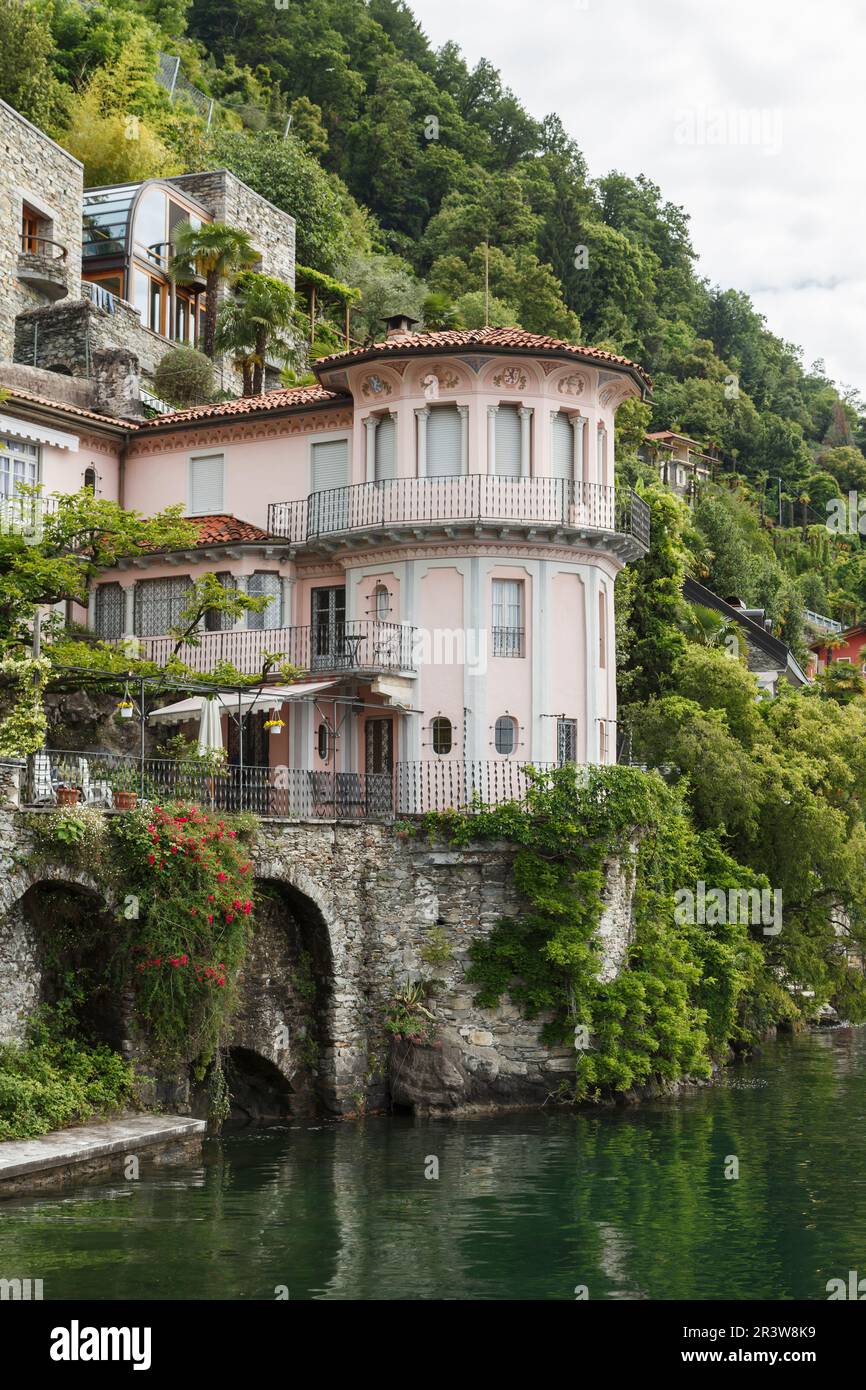Cannero Riviera, am Hafen, Piemont, Verbano-Cusio-Ossola, Lago Maggiore, Italien Stock Photo