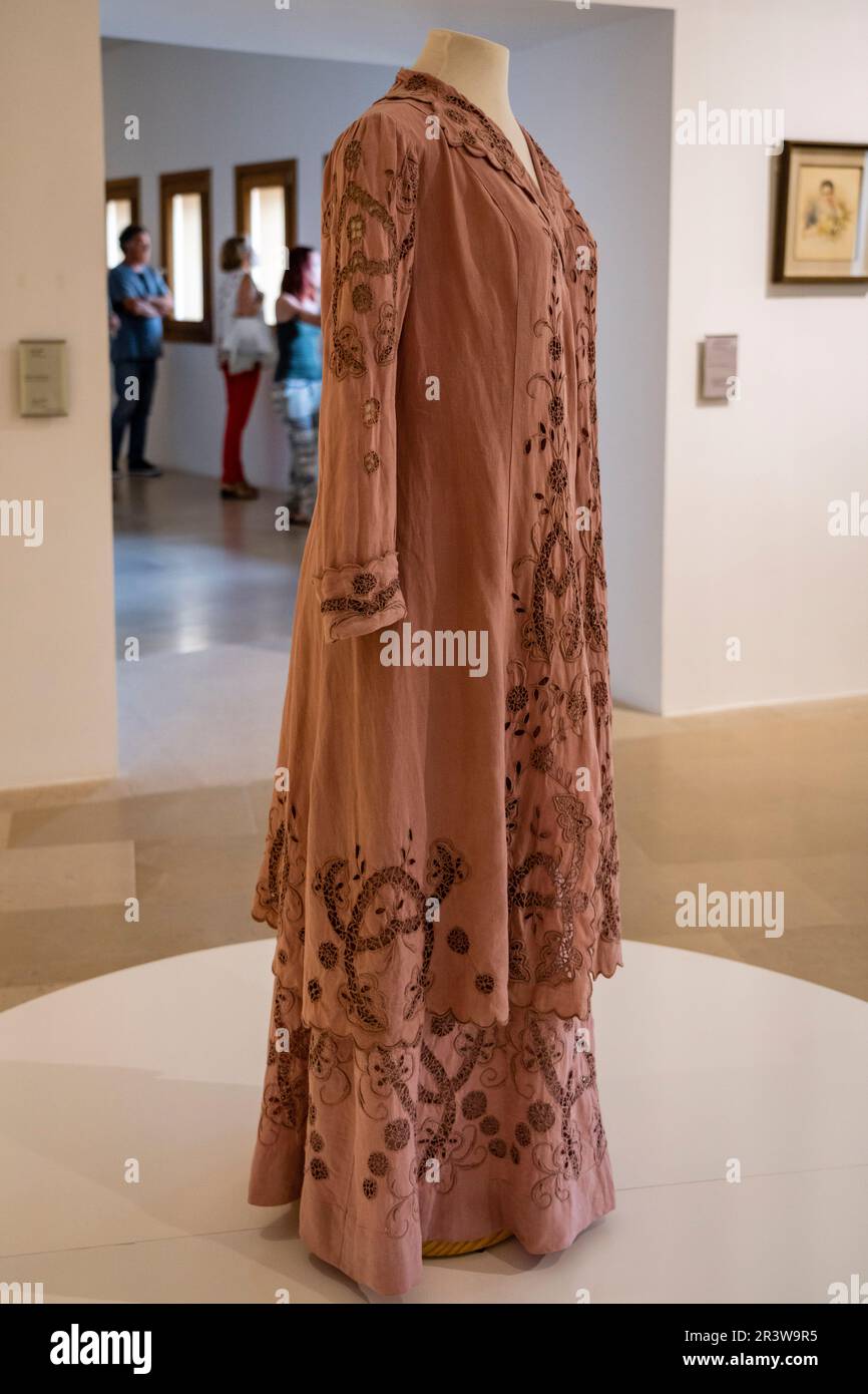 1900s dress hi-res stock photography and images - Alamy