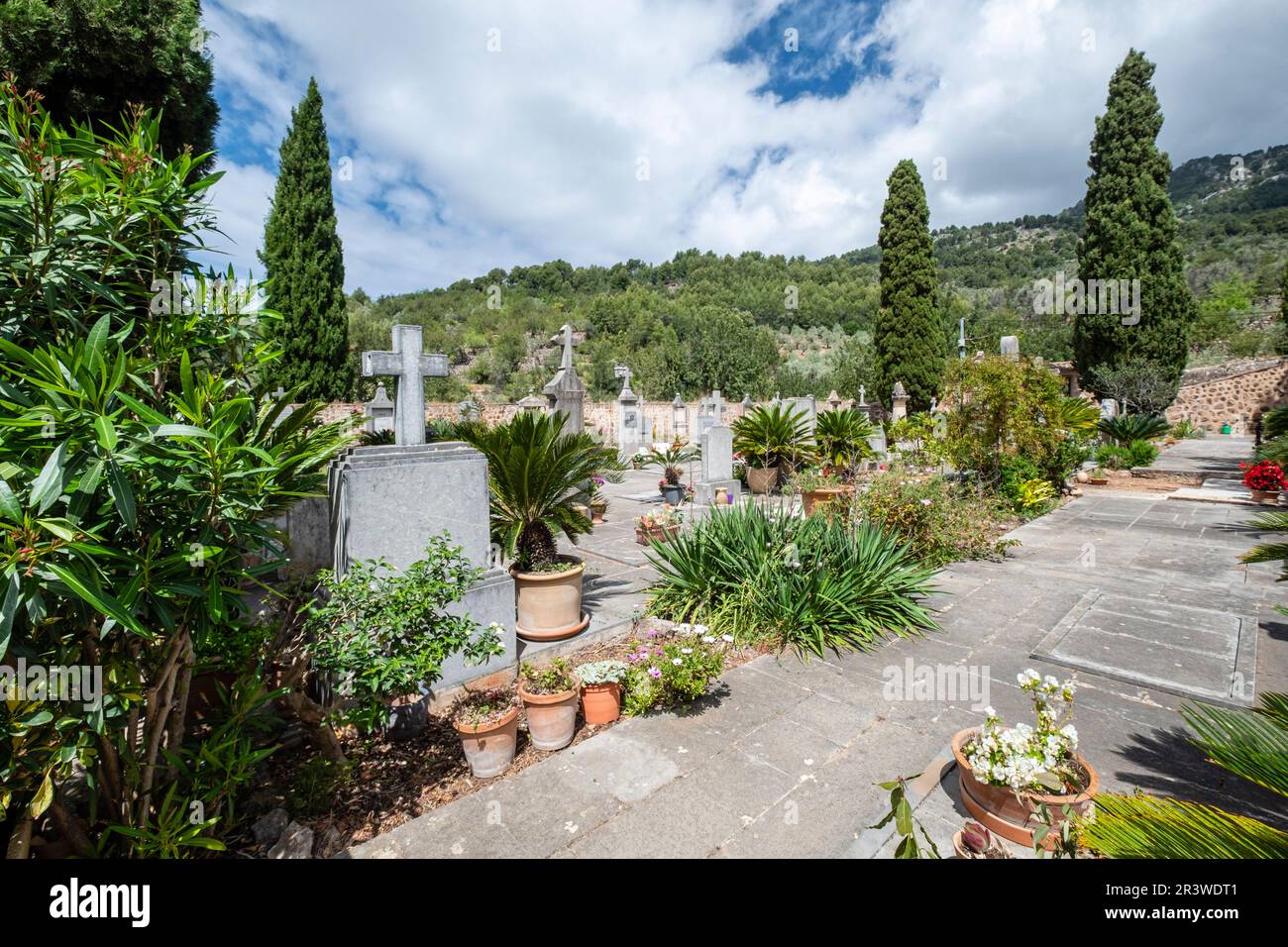 Fornalutx cemetery hi-res stock photography and images - Alamy