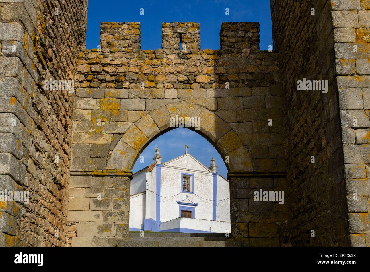 puerta de Santarém, castillo medieval, Arraiolos, Distrito de Évora, Alentejo , Portugal. Stock Photo