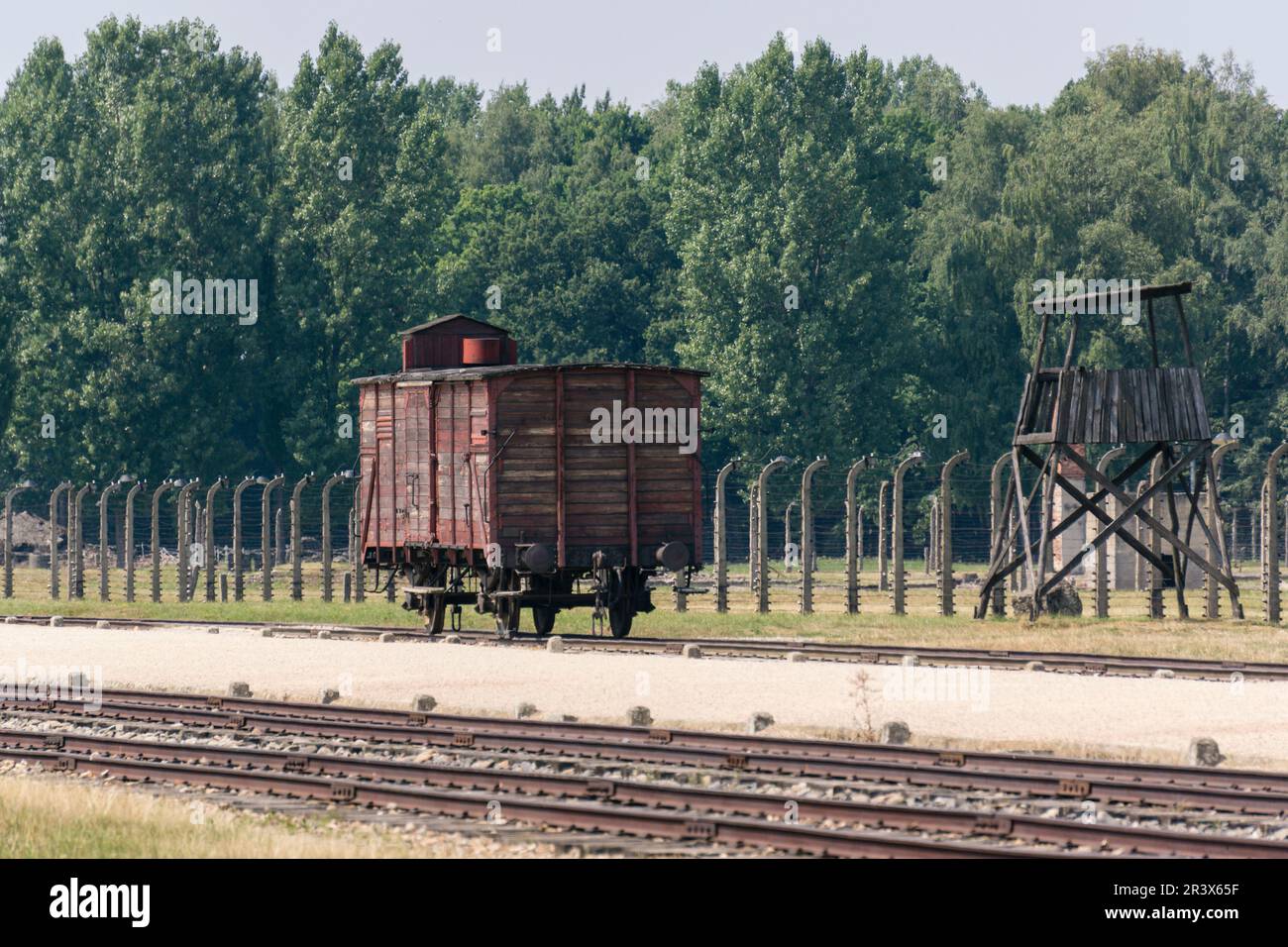 vias de tren, campo de concentracion de Auschwitz-Birkenau, museo estatal, Oswiecim, Polonia, eastern europe. Stock Photo