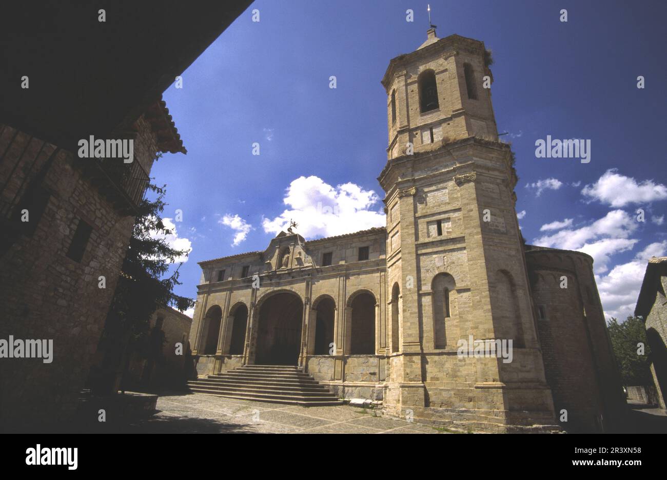 Catedral romanica de San Vicente.Roda de Isabena.(Romanico s.X) Valle de Isábena.Pirineo Aragones.Huesca.España. Stock Photo