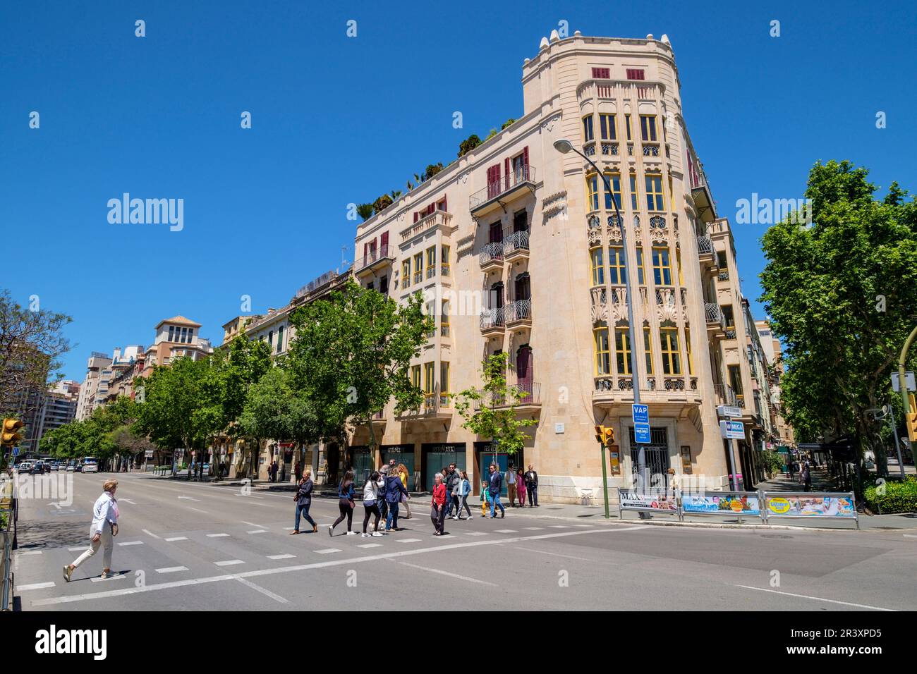 elfbar elfa kaufen Can Segura, edificio modernista, Francesc Roca i Simó en el año 1908, Palma,  Mallorca, balearic islands, Spain Stock Photo