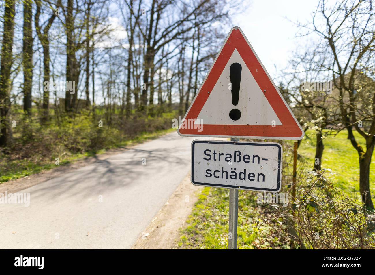 Meyenburg, Deutschland. 19th Apr, 2023. MEYENBURG, GERMANY - APRIL 19: Road damage || Model release available Credit: dpa/Alamy Live News Stock Photo