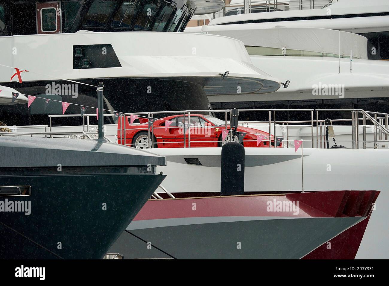 yacht monaco ferrari f40