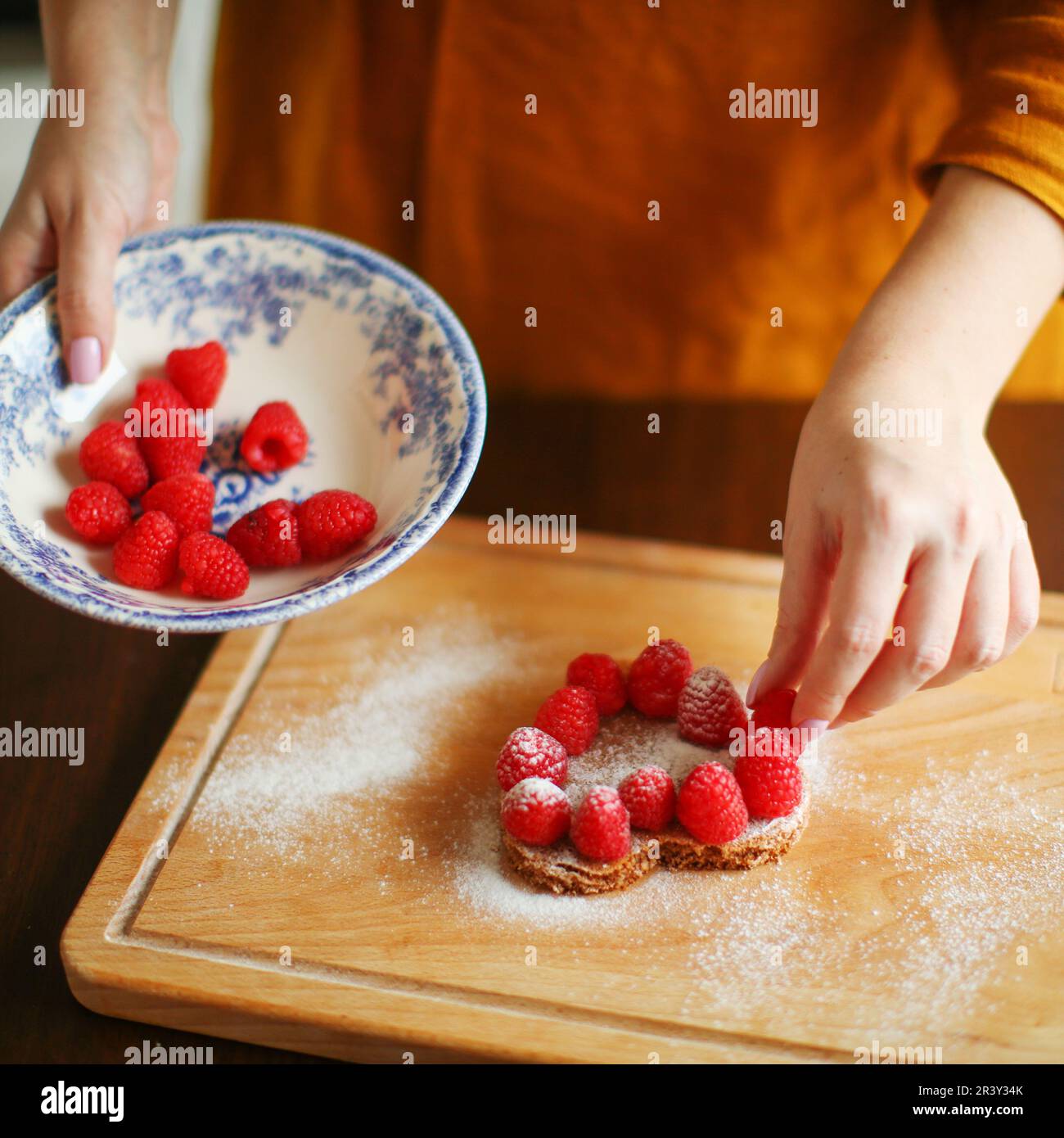 Professional cake hi-res stock photography and images - Alamy