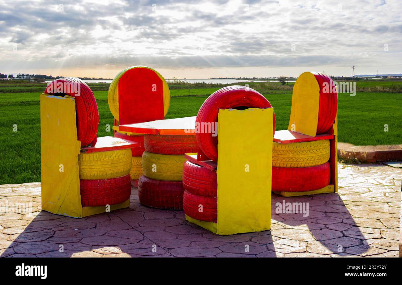 Recycled tyre chair hi res stock photography and images Alamy