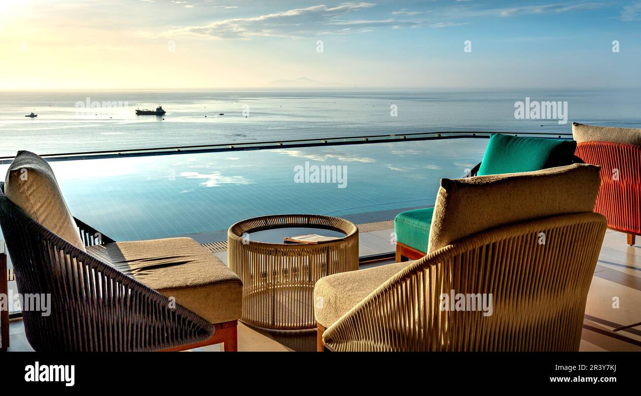 Radisson 5star hotel Da Nang, Vietnam May 16, 2023 Admire the infinity pool early in the