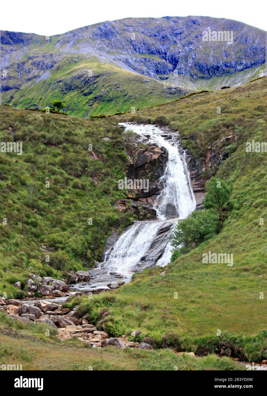 Stream flowing over rocky mountainside hi-res stock photography and ...