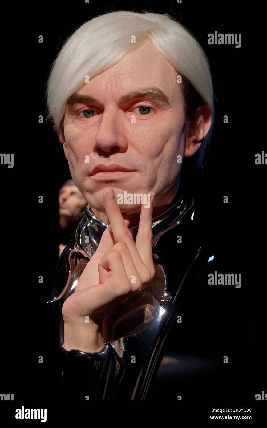 A view shows 'Andy Warhol' by US artist Kazu Hiro during the exhibition 'LOOKING ALIVE! Hyperrealist Sculptures by the Greatest Contemporary Artists' Stock Photo
