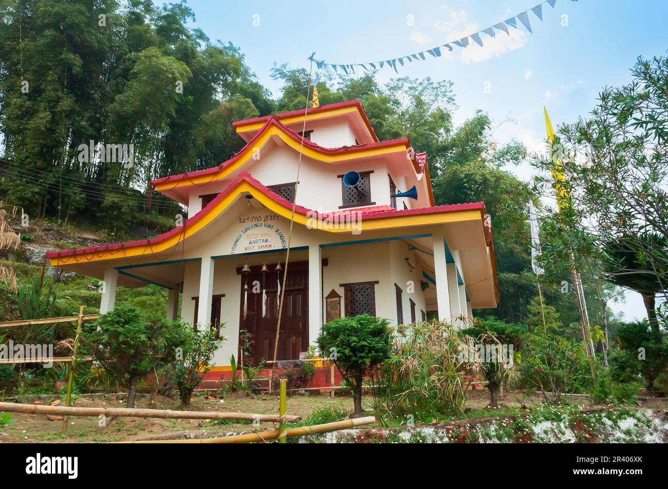 Martam, West Sikkim, India - 23rd March 2004 : Beuatiful view of Martam monastery in the mountains of Himalayas. Sikkim has many Buddhist followers. Stock Photo