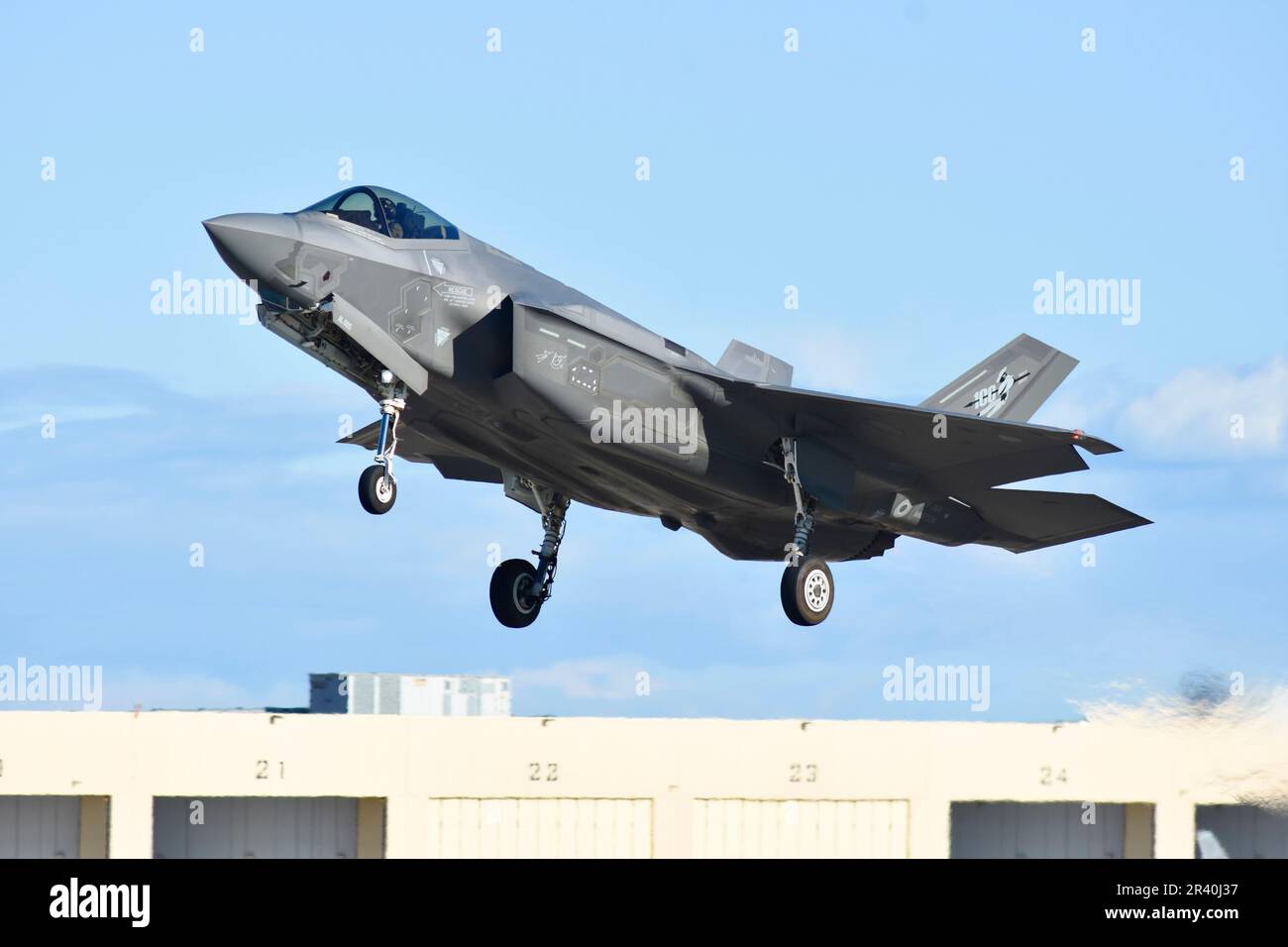 Italian Air Force F-35A taking off Stock Photo - Alamy