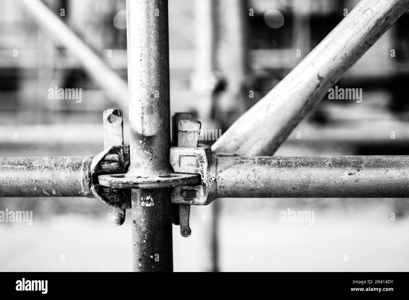 Typical cross brace supports at a connection point on an erected scaffold Stock Photo Alamy
