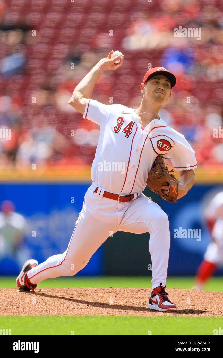 Cincinnati Reds' Luke Weaver throws a baseball game against the St ...