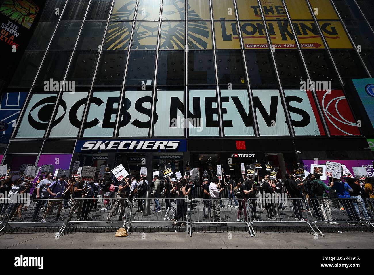 New York, USA. 25th May, 2023. Members of the Writers Guild of America (WGA) and their supporters hold an organized protest outside of Paramount offices in Times Square, New York, NY, May 25, 2023. The Writers Guild of America-East (WGA) is on strike against the Alliance of Motion Picture and Television Producers for better contract and residual rights. (Photo by Anthony Behar/Sipa USA) Credit: Sipa USA/Alamy Live News Stock Photo