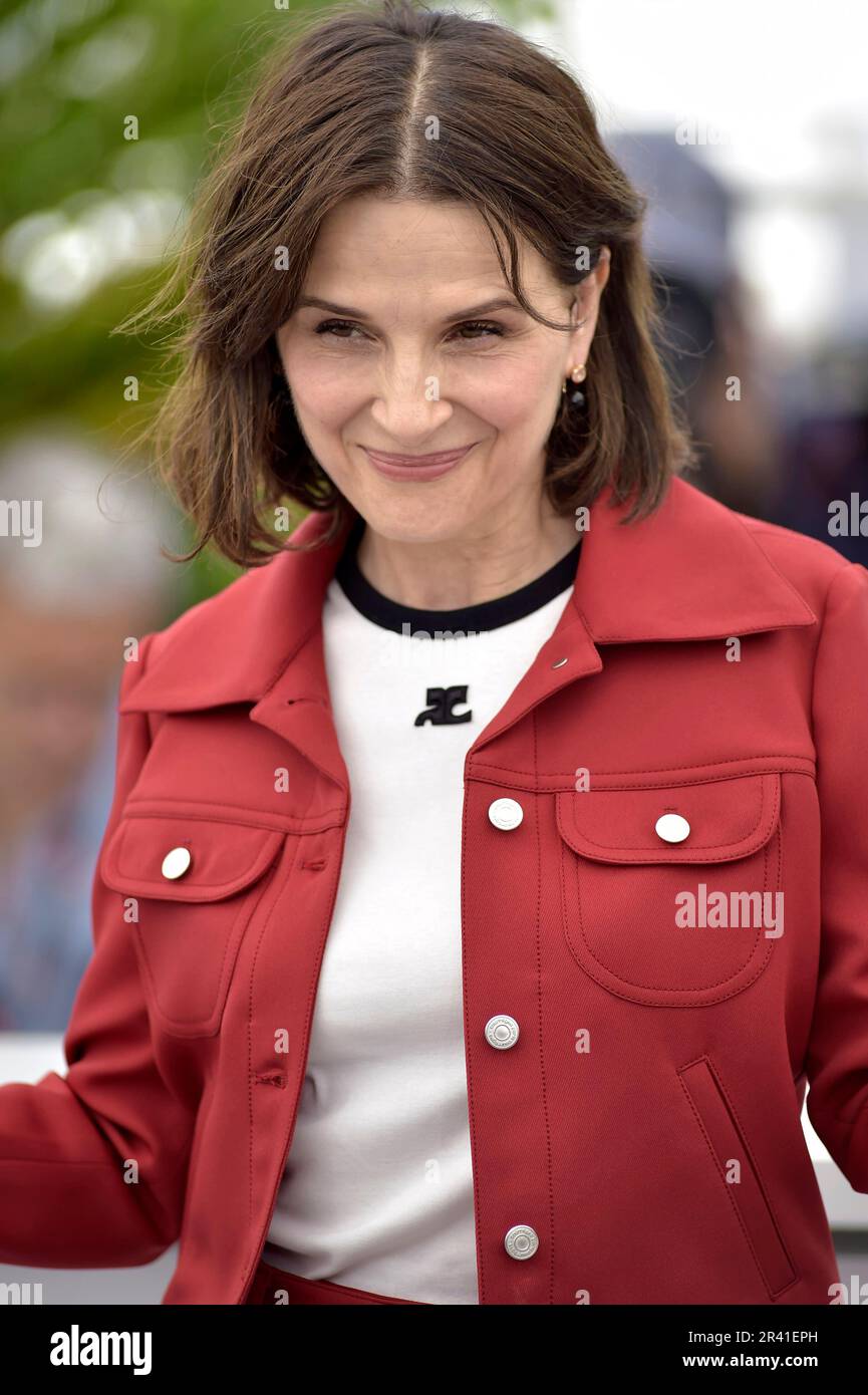 Cannes, France. 25th May, 2023. CANNES, FRANCE - MAY 25: Juliette Binoche attend the 'La Passion De Dodin Bouffant' photocall at the 76th annual Cannes film festival at Palais des Festivals on May 25, 2023 in Cannes, France. Credit: dpa/Alamy Live News Stock Photo