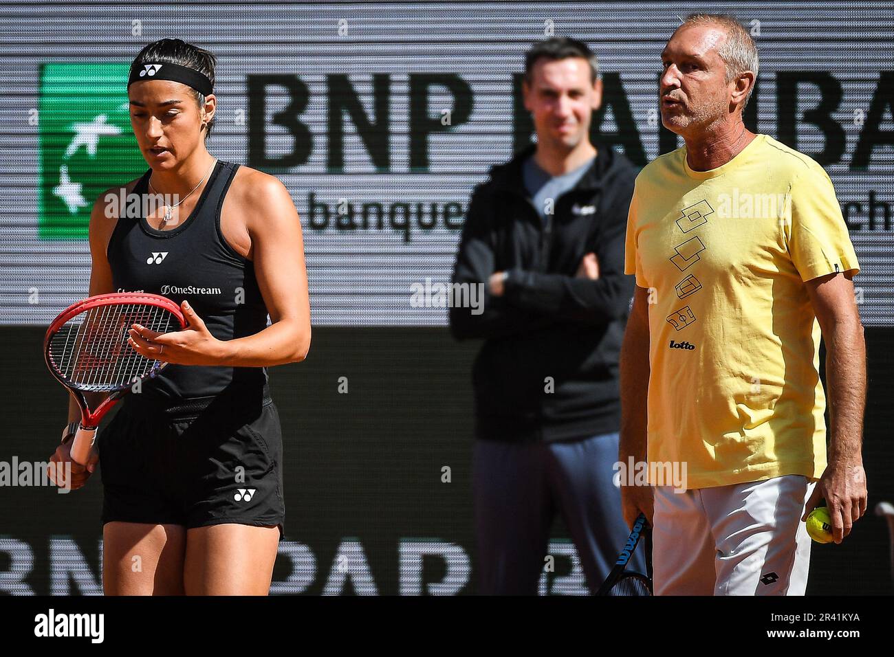 Paris, France, France. 24th May, 2023. Caroline GARCIA of France with his coach Bertrand PERRET during a training session of Roland-Garros 2023, French Open 2023, Grand Slam tennis tournament at the Roland-Garros Stadium on May 24, 2023 in Paris, France. (Credit Image: © Matthieu Mirville/ZUMA Press Wire) EDITORIAL USAGE ONLY! Not for Commercial USAGE! Stock Photo