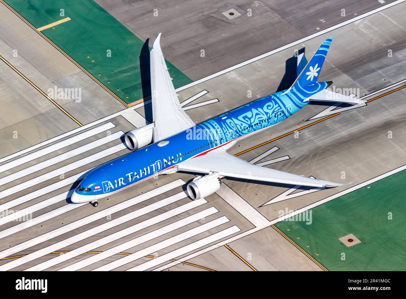 Tahiti様① Air Tahiti Nui Boeing 787-9 Dreamliner airplane at Los