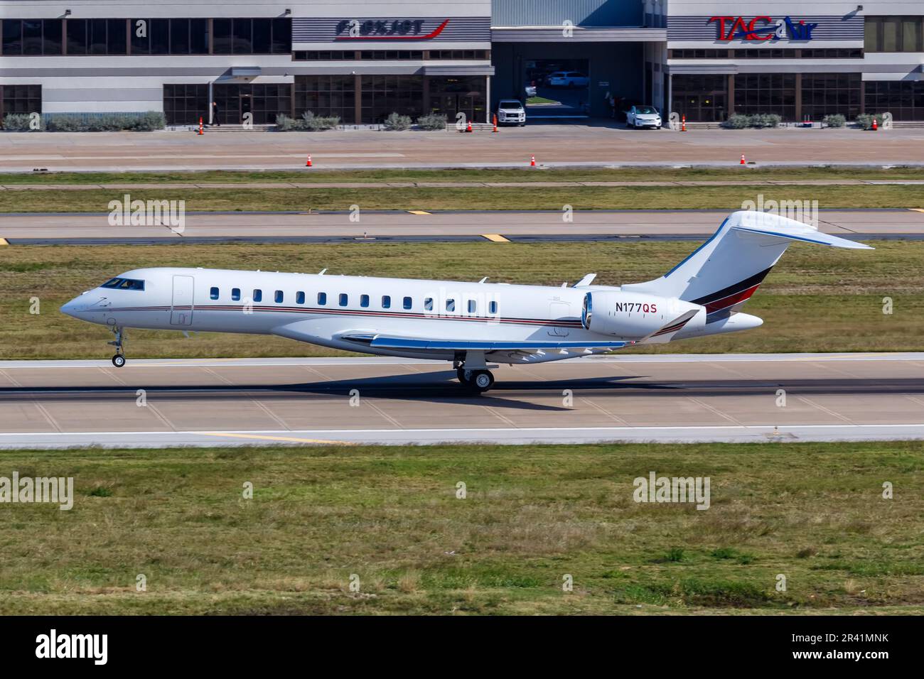 NetJets Bombardier Global 7500 aircraft Dallas Love Field Airport in the USA Stock Photo