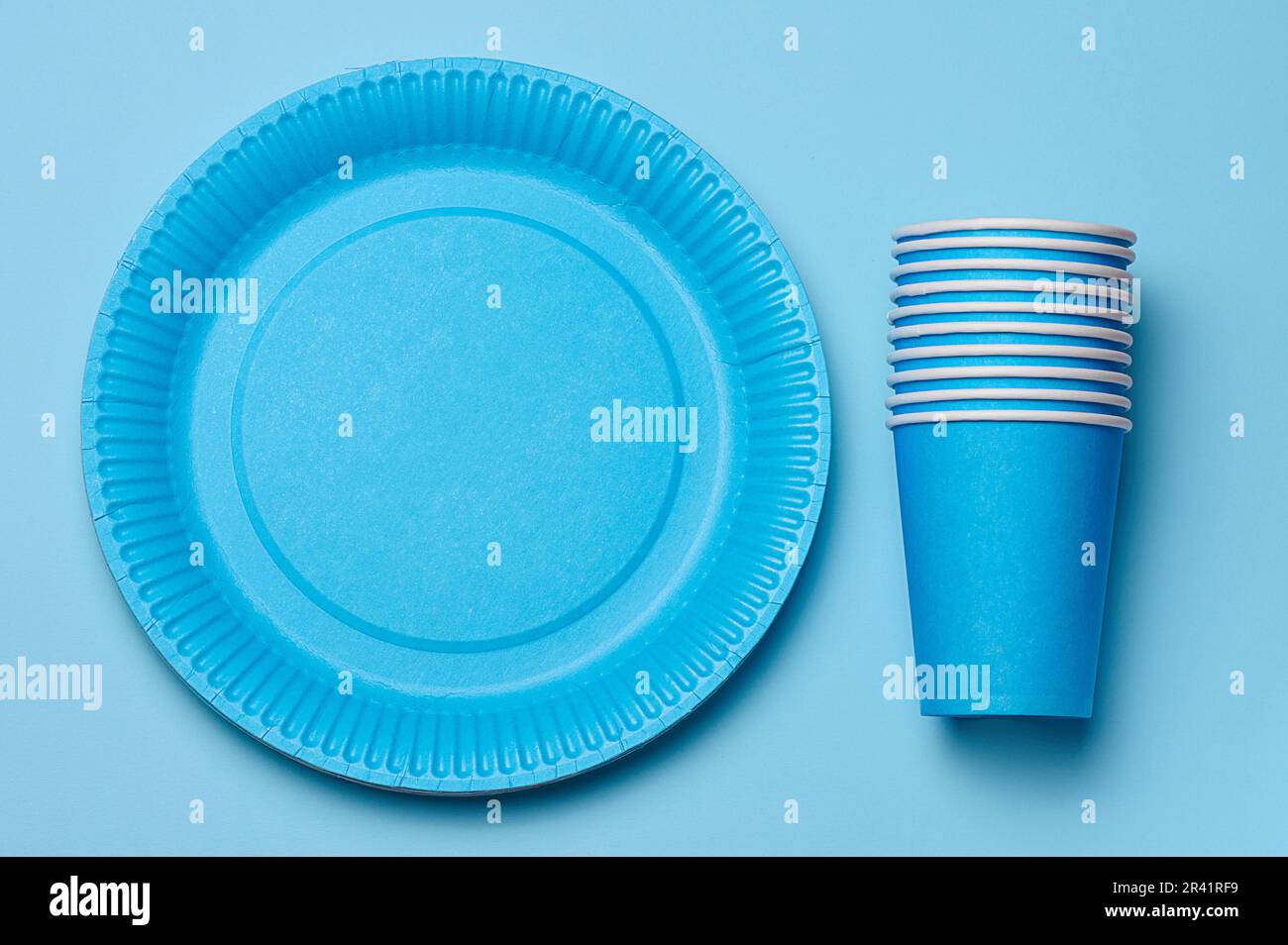 Plastic plates waste hires stock photography and images Alamy