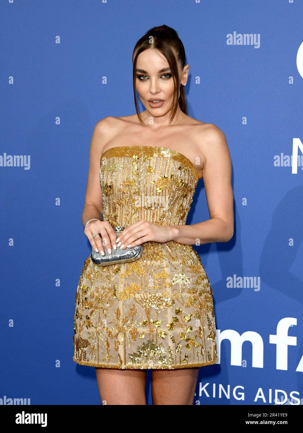 Nikol Koko yalangoch