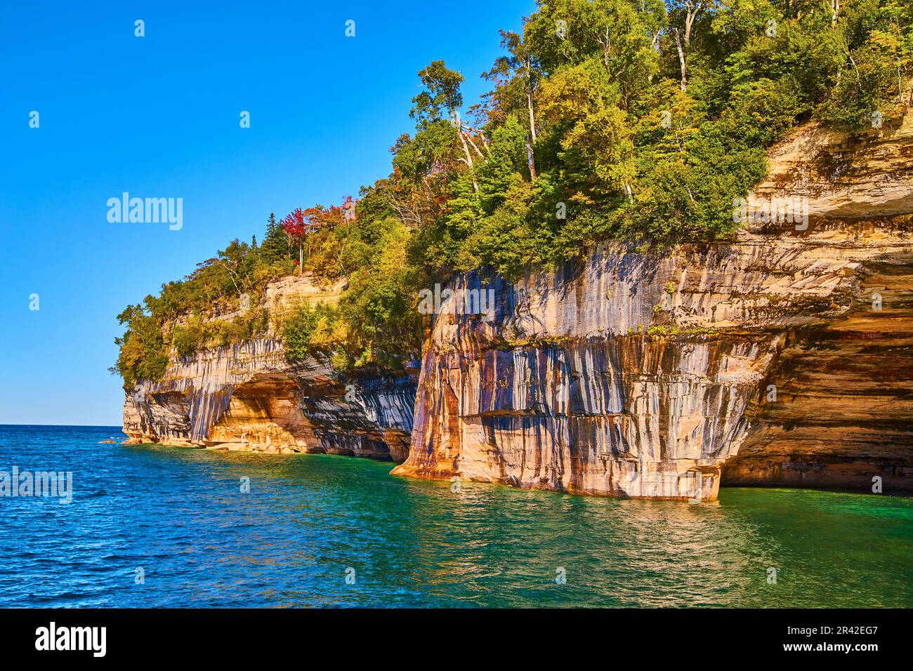 Beach turquoise water rocks hi-res stock photography and images - Alamy