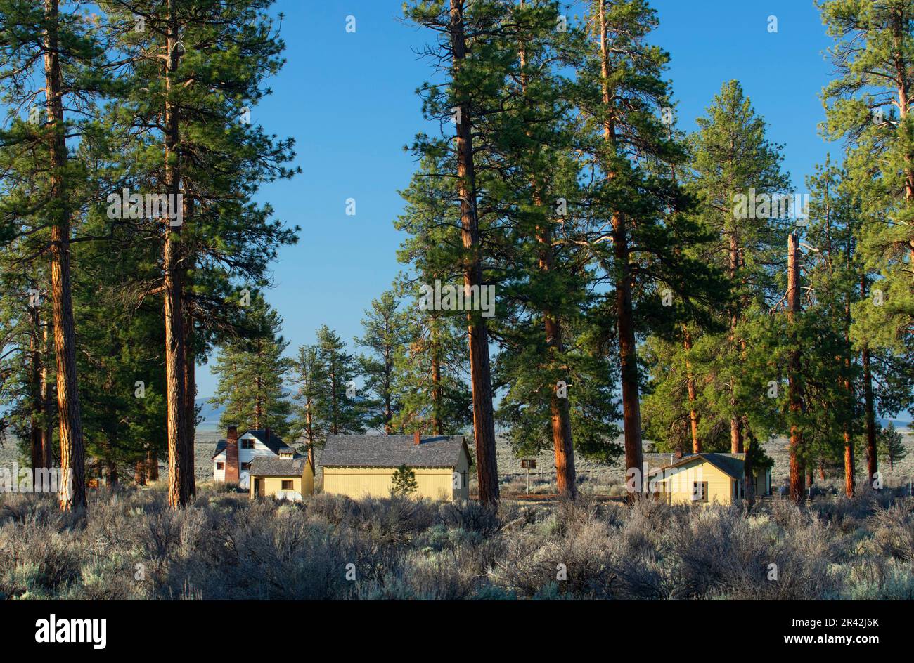 Cabin Lake Guard Station, Deschutes National Forest, Oregon Stock Photo