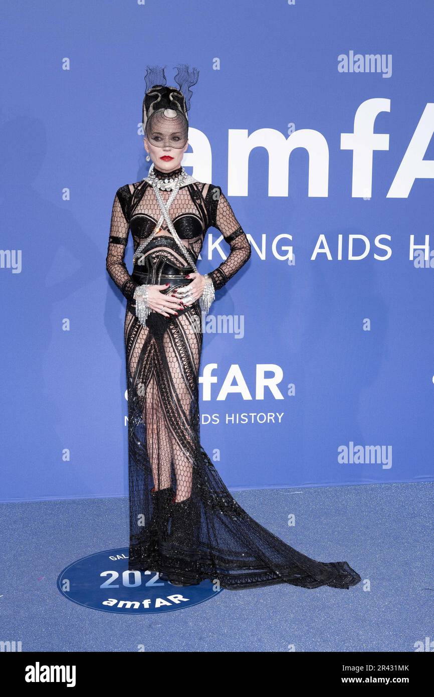 Cannes, France. May 25, 2023. Daphne Guinness attends the amfAR Cannes Gala  2023 at Hotel du Cap-Eden-Roc on May 25, 2023 in Cap d'Antibes, France.  Photo by David Niviere/ABACAPRESS.COM Credit: Abaca Press/Alamy